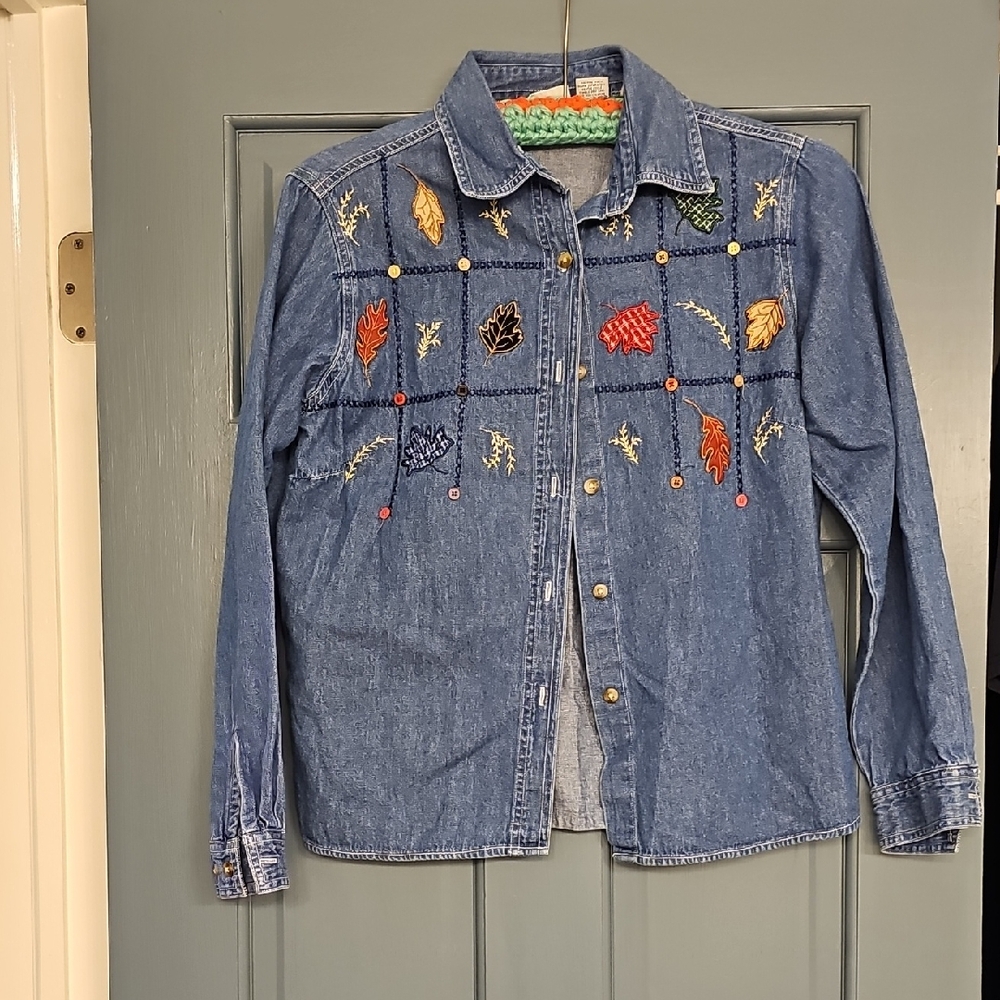 VINTAGE Cabin Creek shirt Denim Embroidered Fall Leaves RETRO Women Small